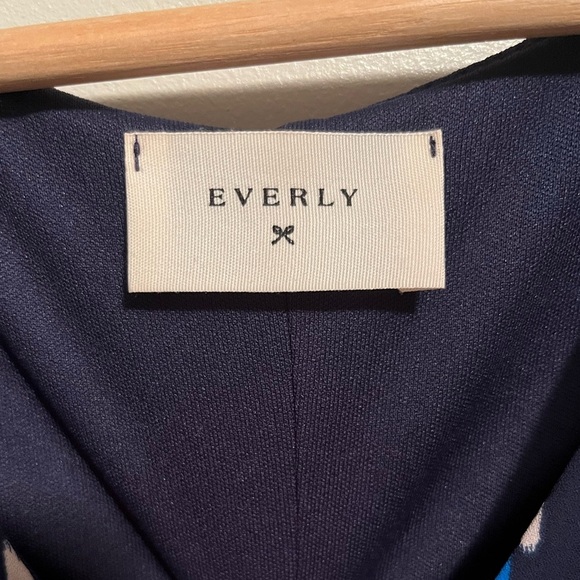 Everly Blue and White Colorful Geometric Patterned Shift Dress Medium 3/4 Sleeve - Picture 6 of 12